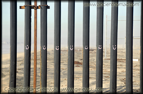 Playas de Tijuana - US - Mexico border