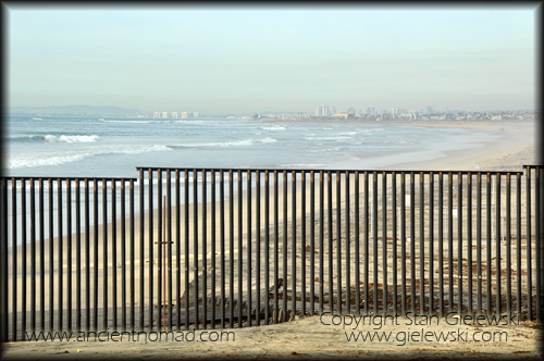 Playas de Tijuana - US - Mexico border